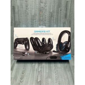 dreamGEAR Advanced Gamer's Starter Kit for PlayStation 4 PS4 NEW 6 Piece Kit